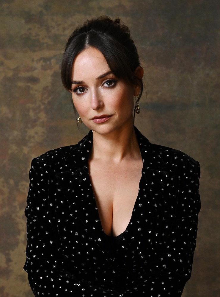 Picture of Milana Vayntrub
