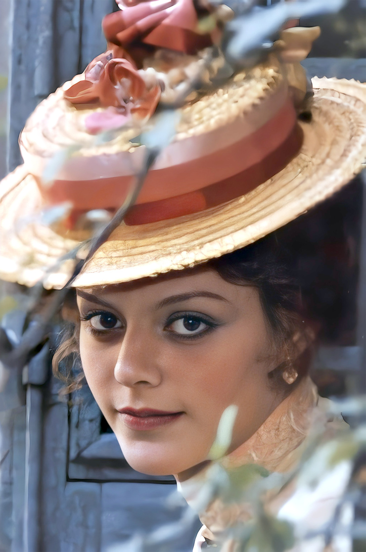 Tina Aumont Tina Aumont