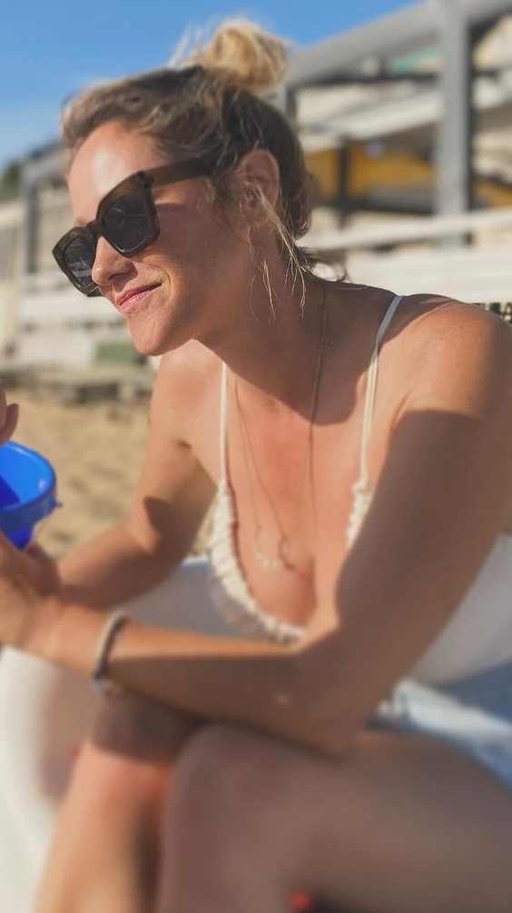 JULIA LIVAGE