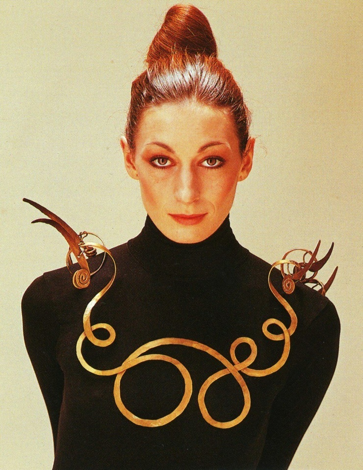 Anjelica Huston