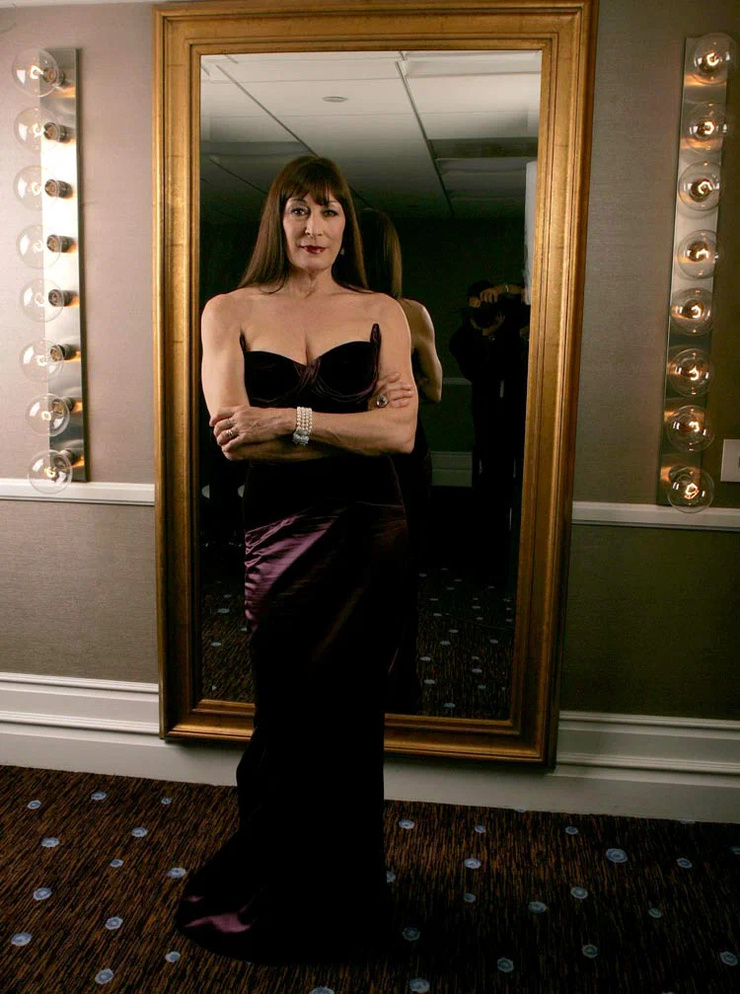 Anjelica Huston