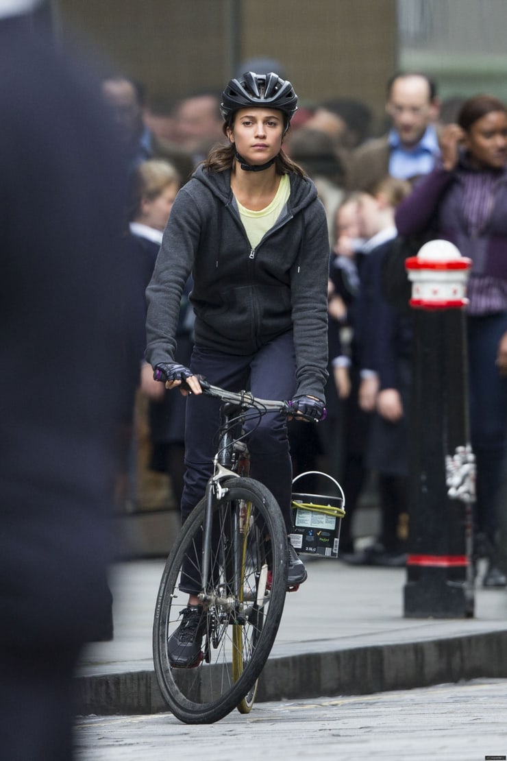 Alicia Vikander
