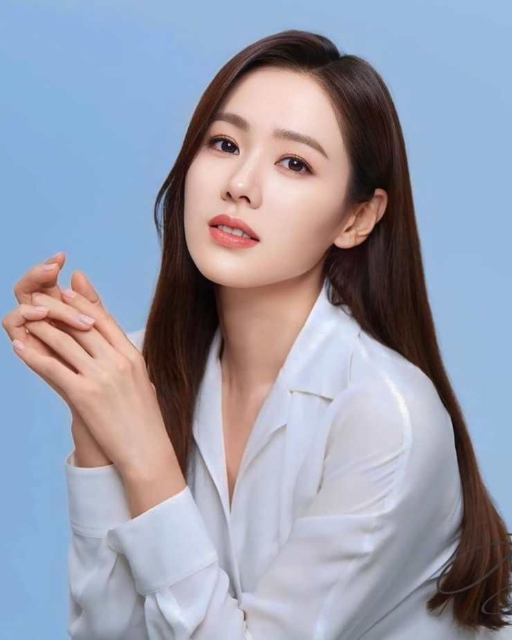 Ye-jin Son Ye-jin Son