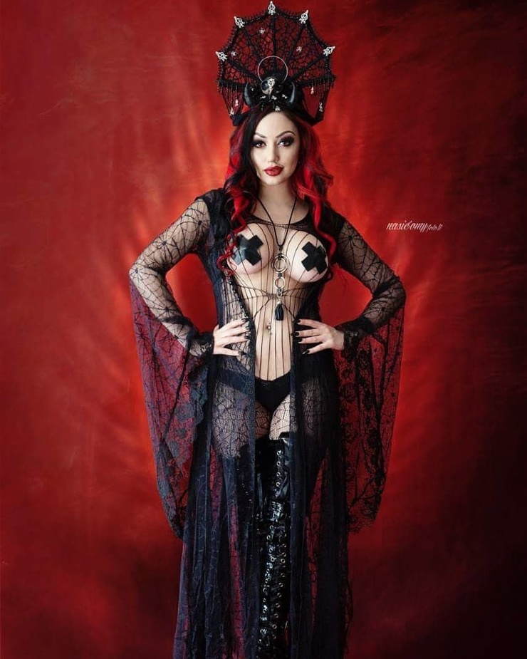 Dani Divine