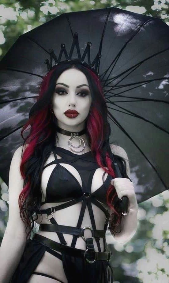 Dani Divine