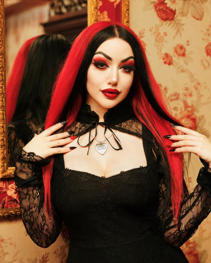 Dani Divine