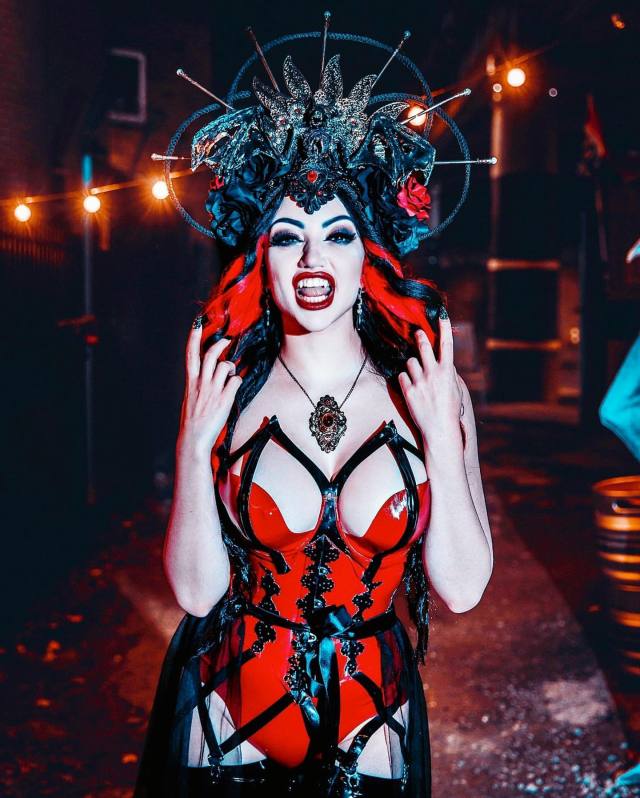 Dani Divine