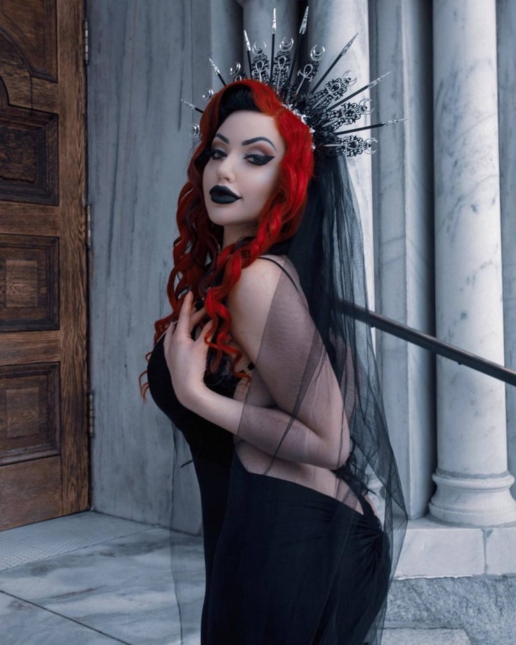 Dani Divine