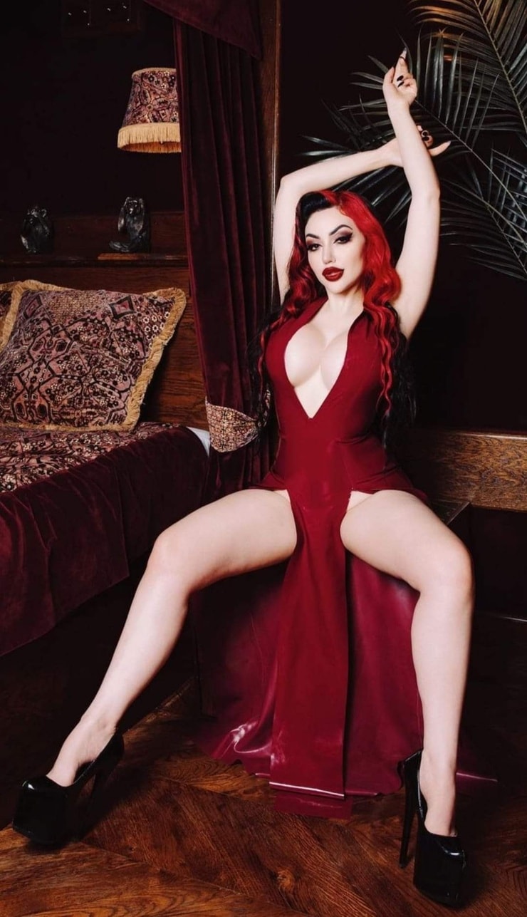 Dani Divine