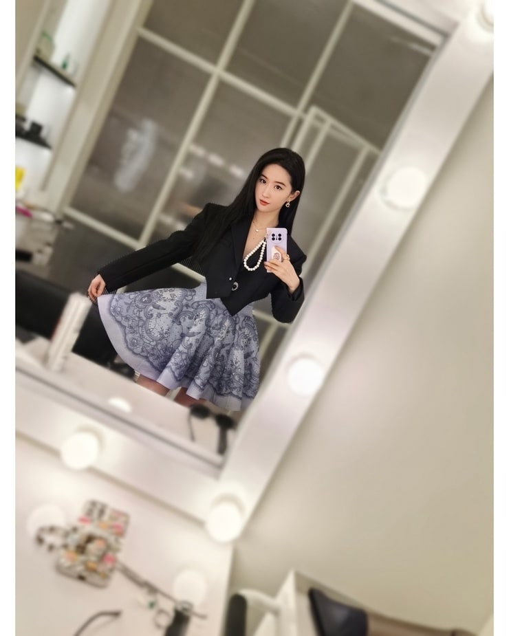 Yifei Liu