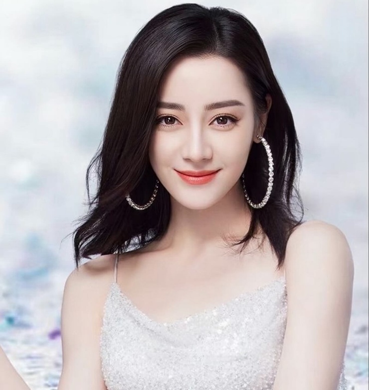 Picture of Dilraba Dilmurat