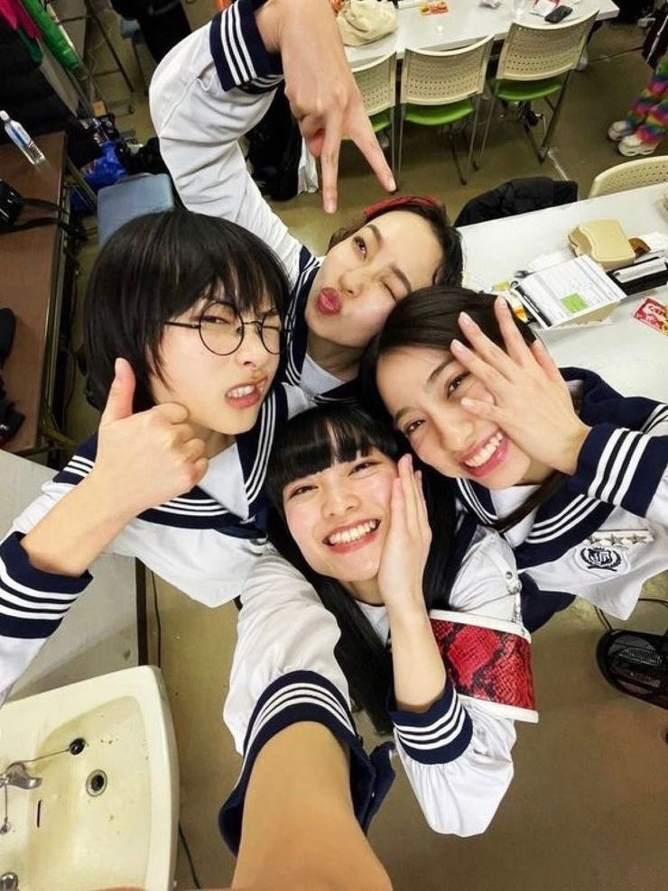 Atarashii Gakko!