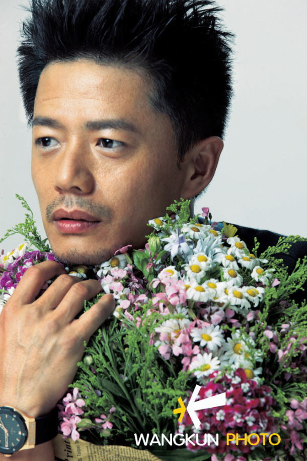 Yihong Duan
