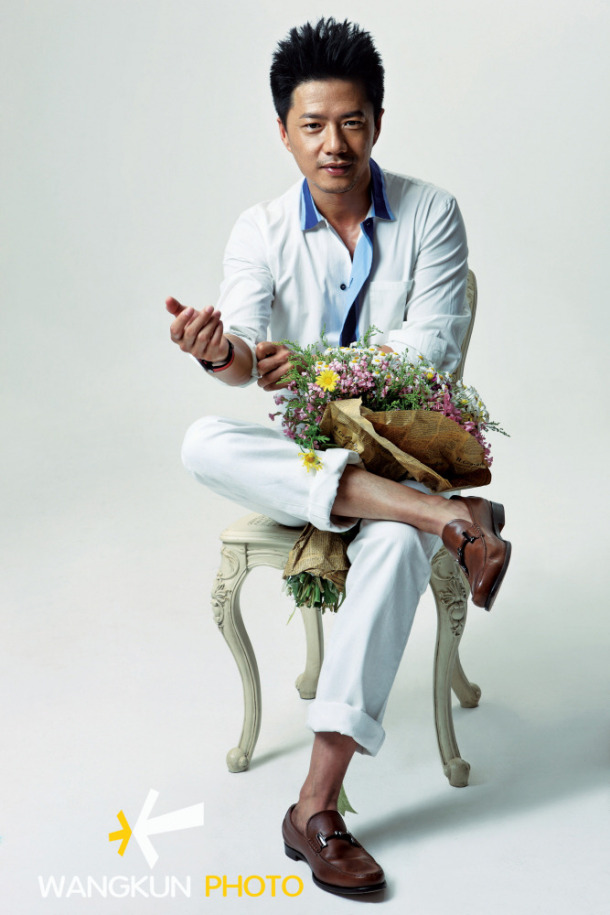 Yihong Duan