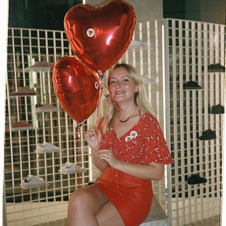 Amelia Dimoldenberg