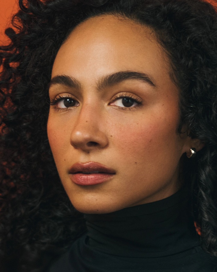 Aurora Perrineau