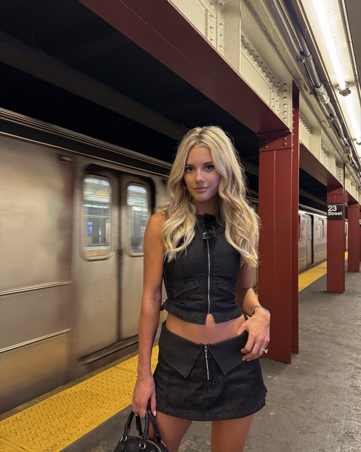 Lindsay Brewer