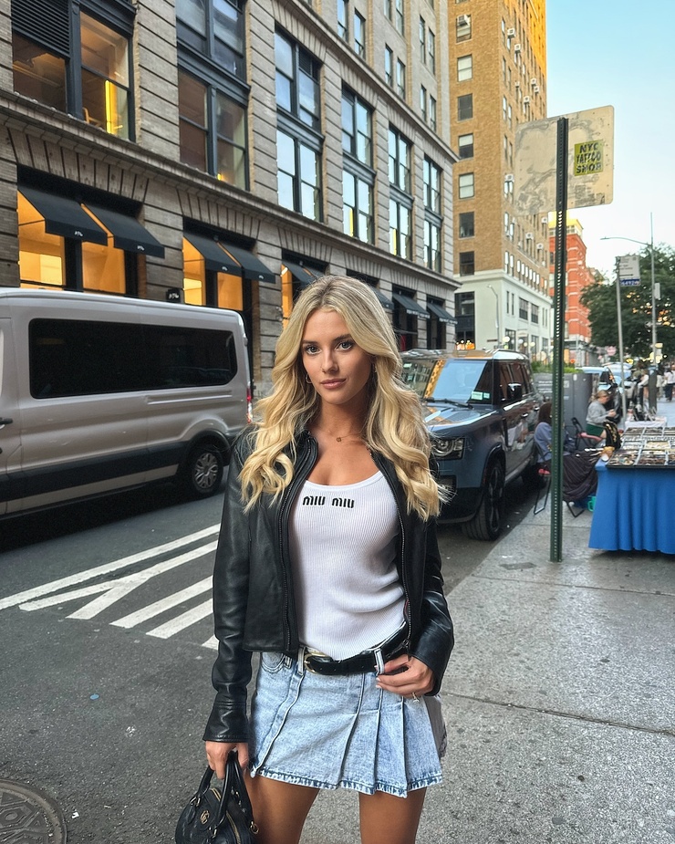 Lindsay Brewer