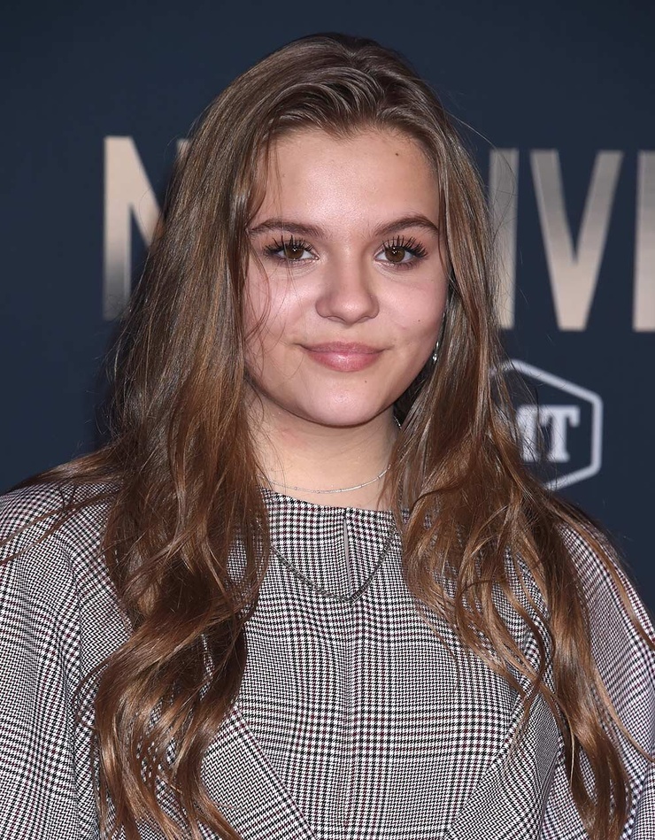 Maisy Stella