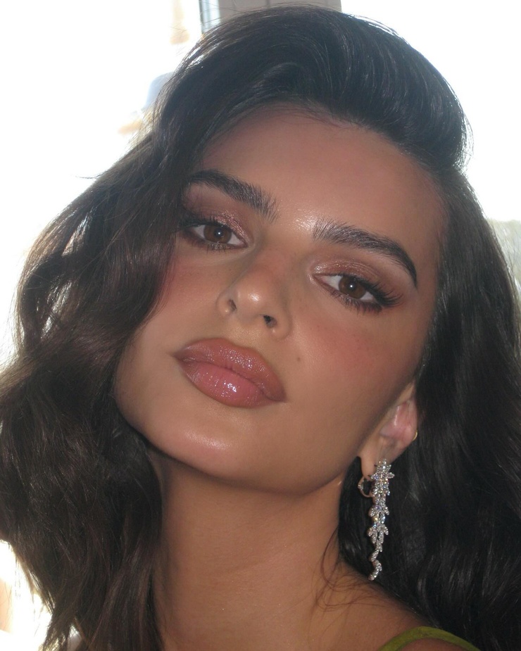 Emily Ratajkowski