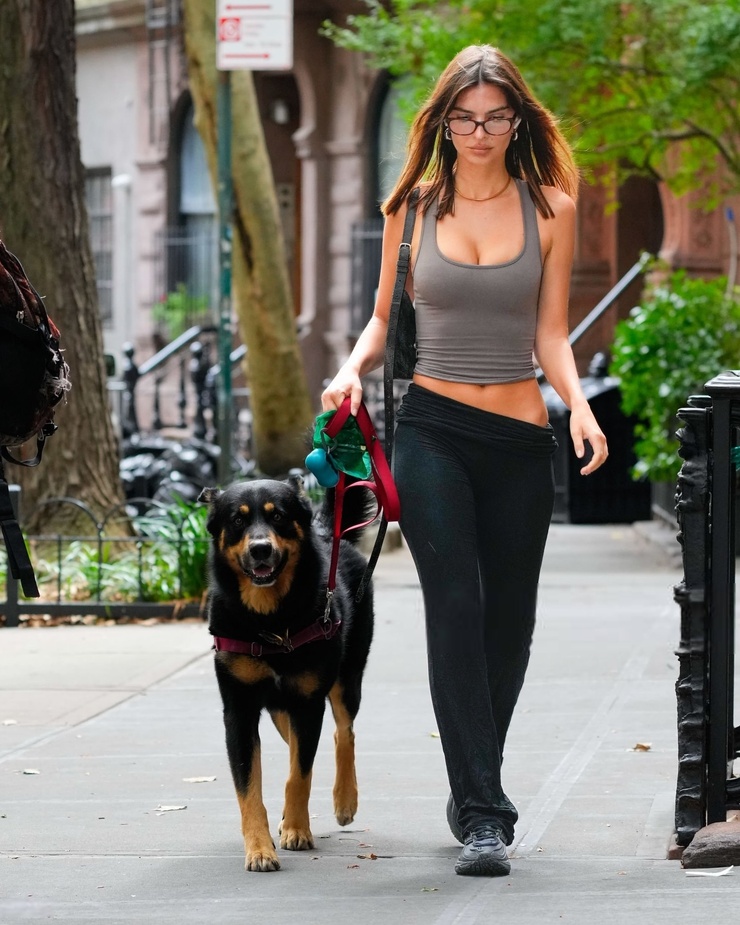 Emily Ratajkowski Emily Ratajkowski