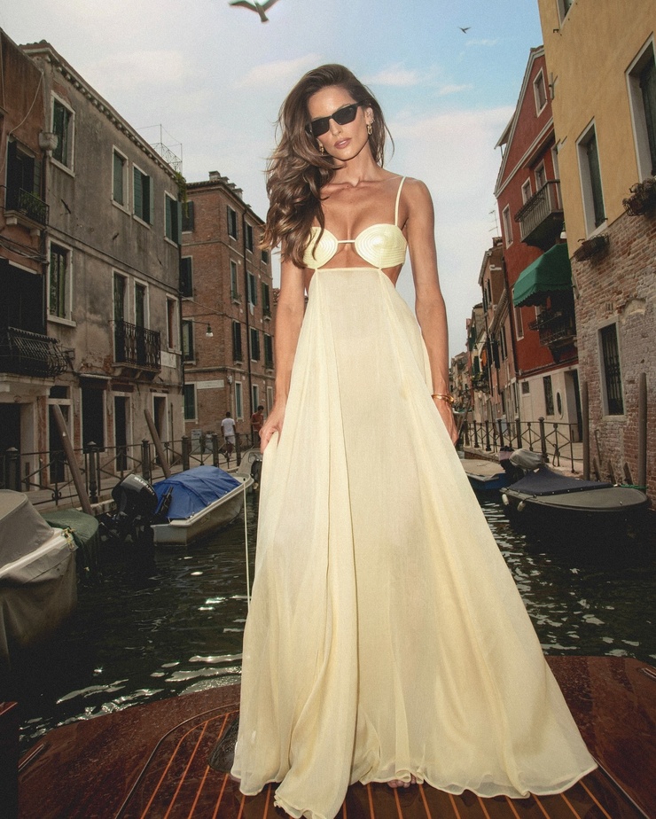 Izabel Goulart