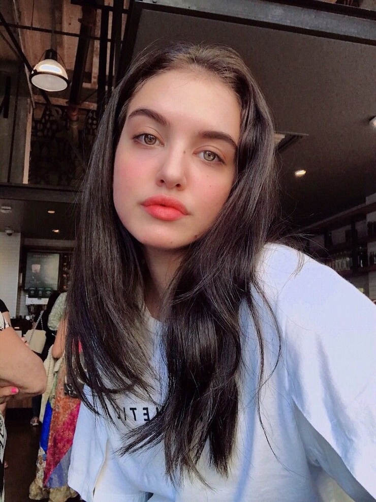 Lilimar Hernandez Lilimar Hernandez