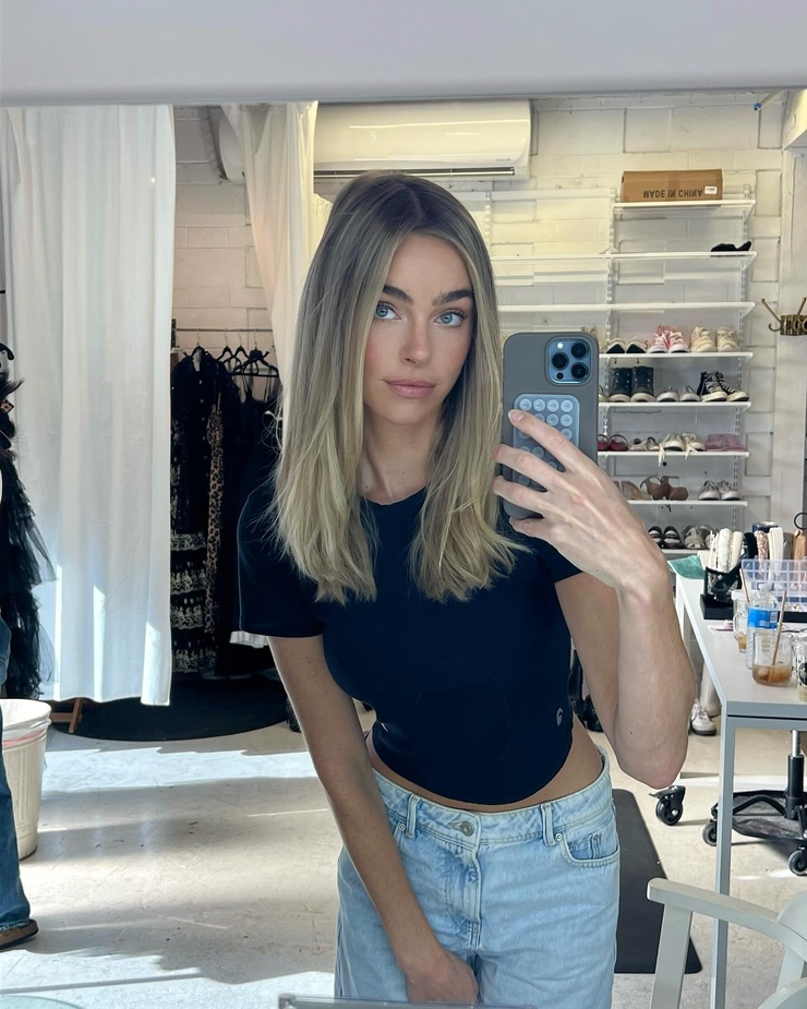Elizabeth Turner. Elizabeth Turner.