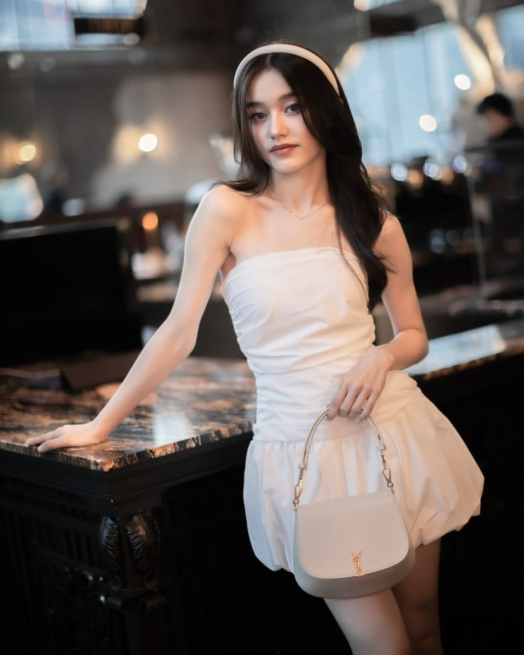 Moly Groves