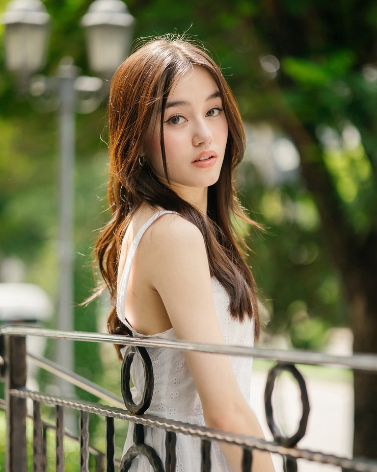Moly Groves