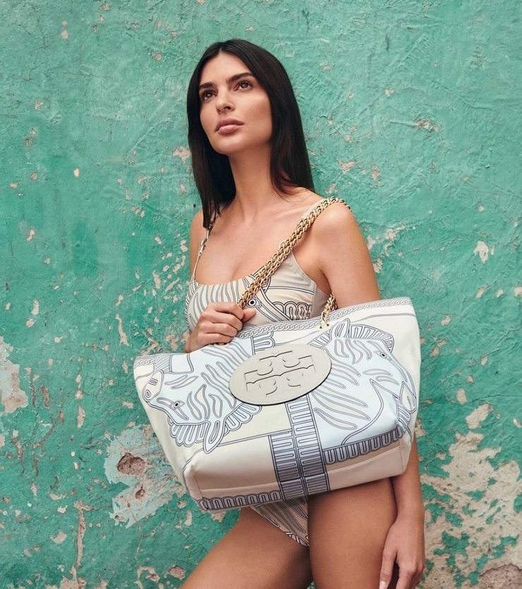 Emily Ratajkowski