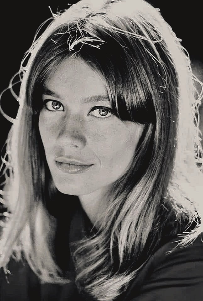 FRANCOISE HARDY Qui aime-t-il french 1963 BIEM vogue EPL 8111 EP TRI CENTER