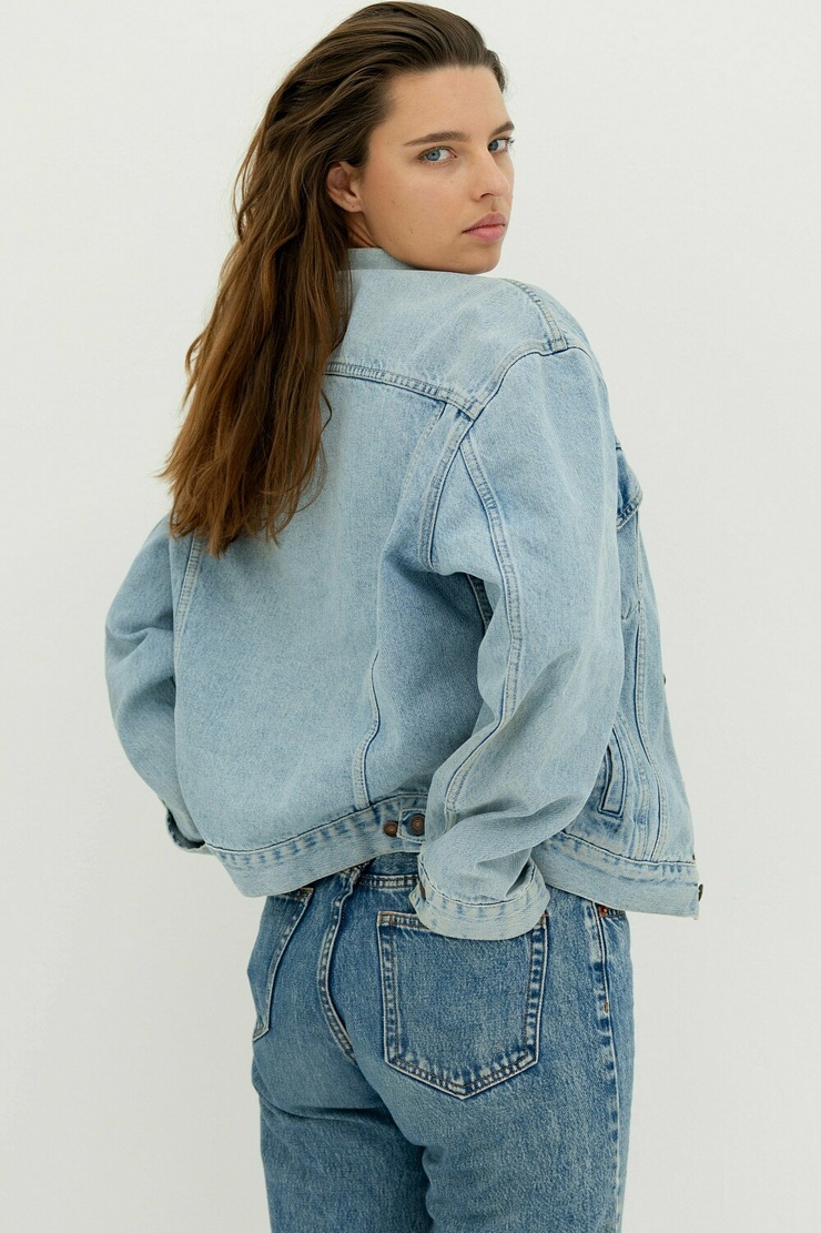Ella Manrho