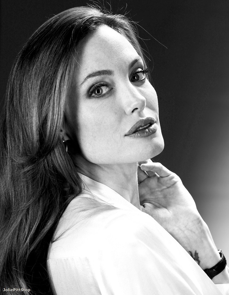 Angelina Jolie Angelina Jolie