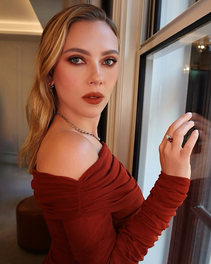 Scarlett Johansson Scarlett Johansson