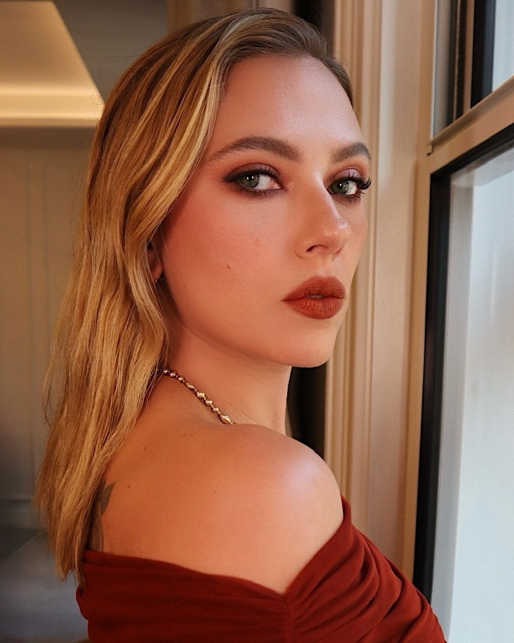 Scarlett Johansson Scarlett Johansson