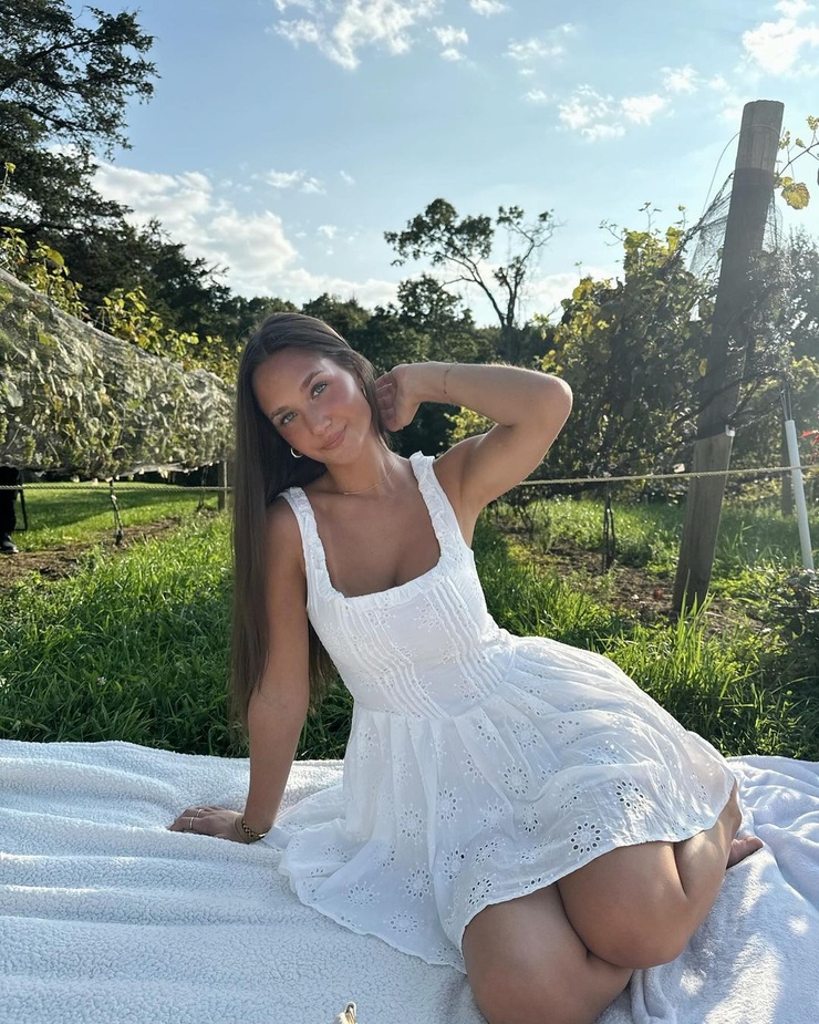 Image of Stephanie Zustovich