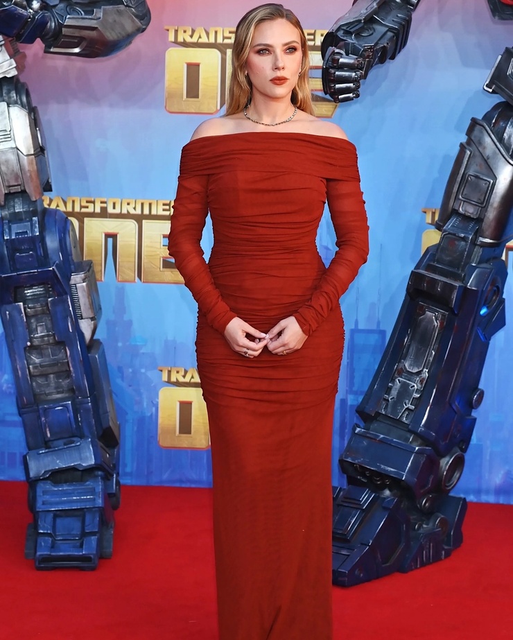Scarlett Johansson Scarlett Johansson