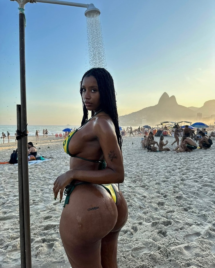 Raven TRACY Raven TRACY