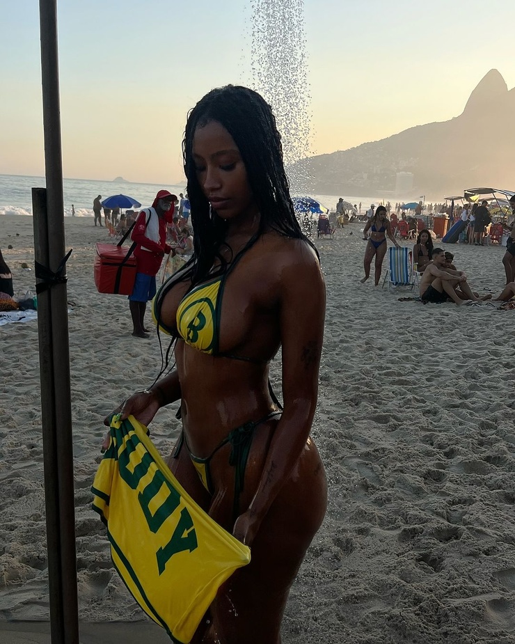 Raven TRACY Raven TRACY