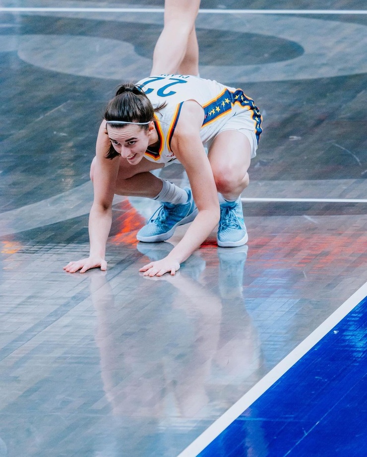 Caitlin Clark (ii)