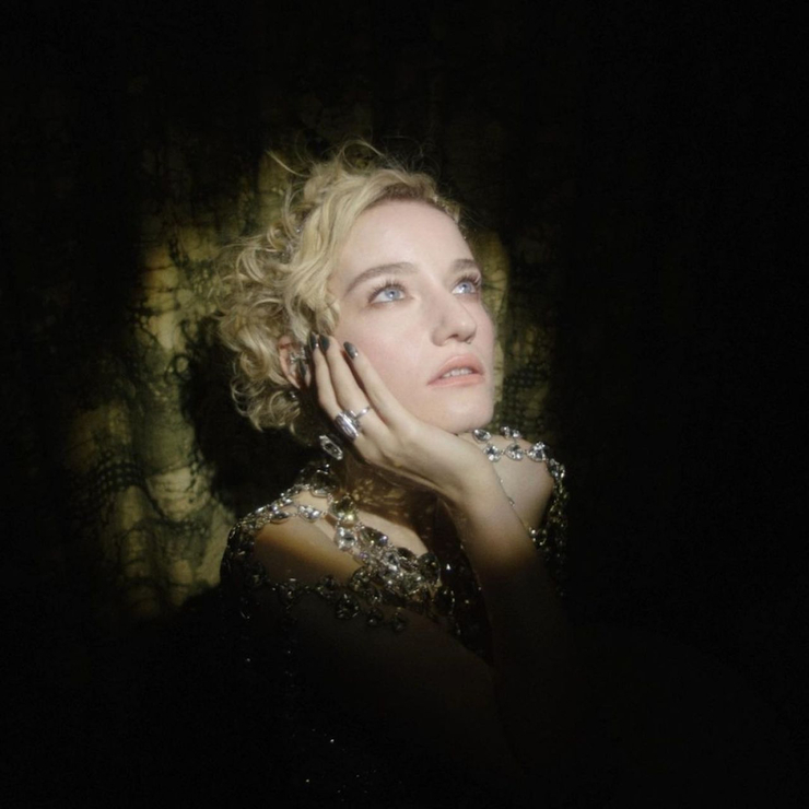 Julia Garner