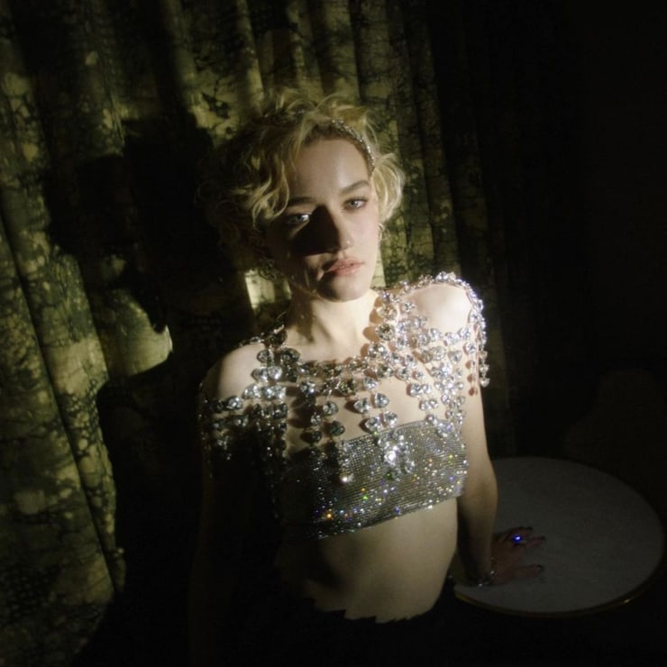 Julia Garner
