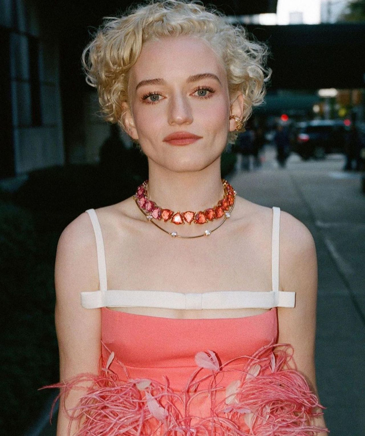 Julia Garner