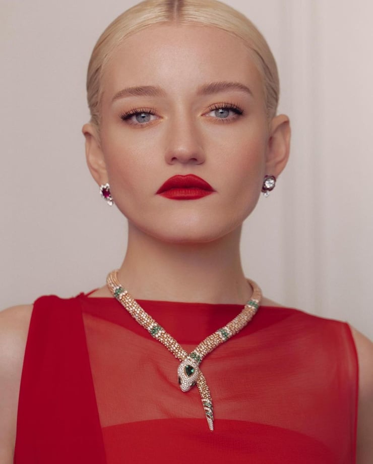 Julia Garner Julia Garner