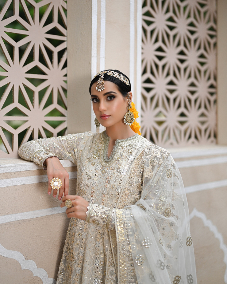 Iqra Aziz