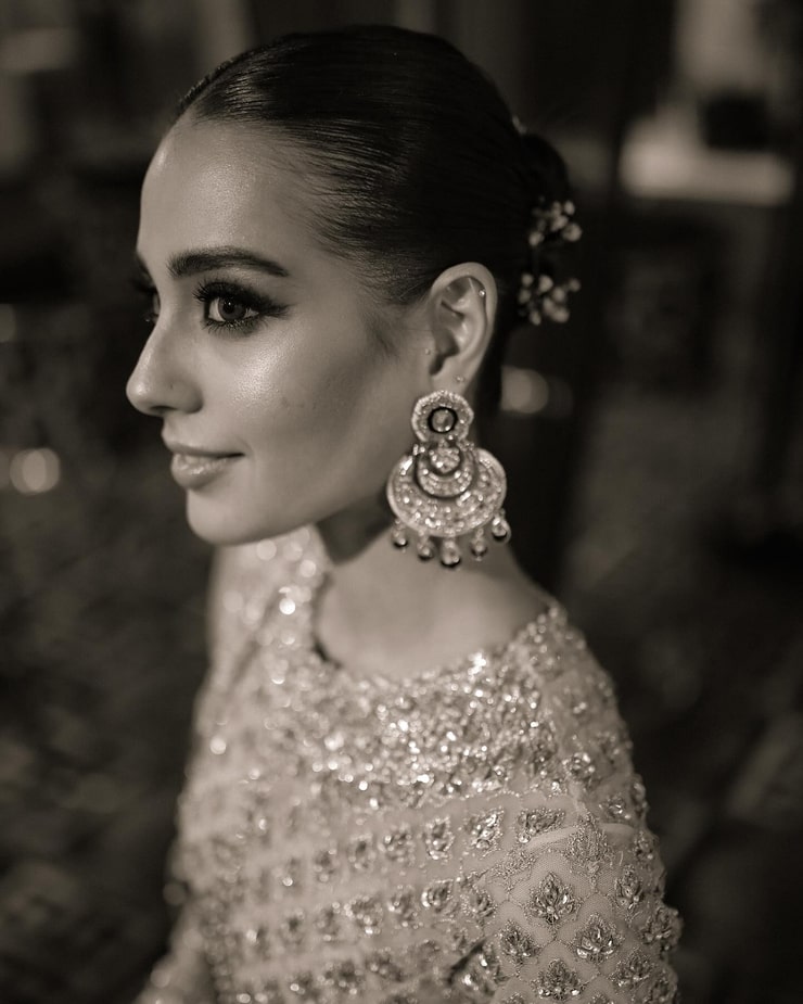 Iqra Aziz