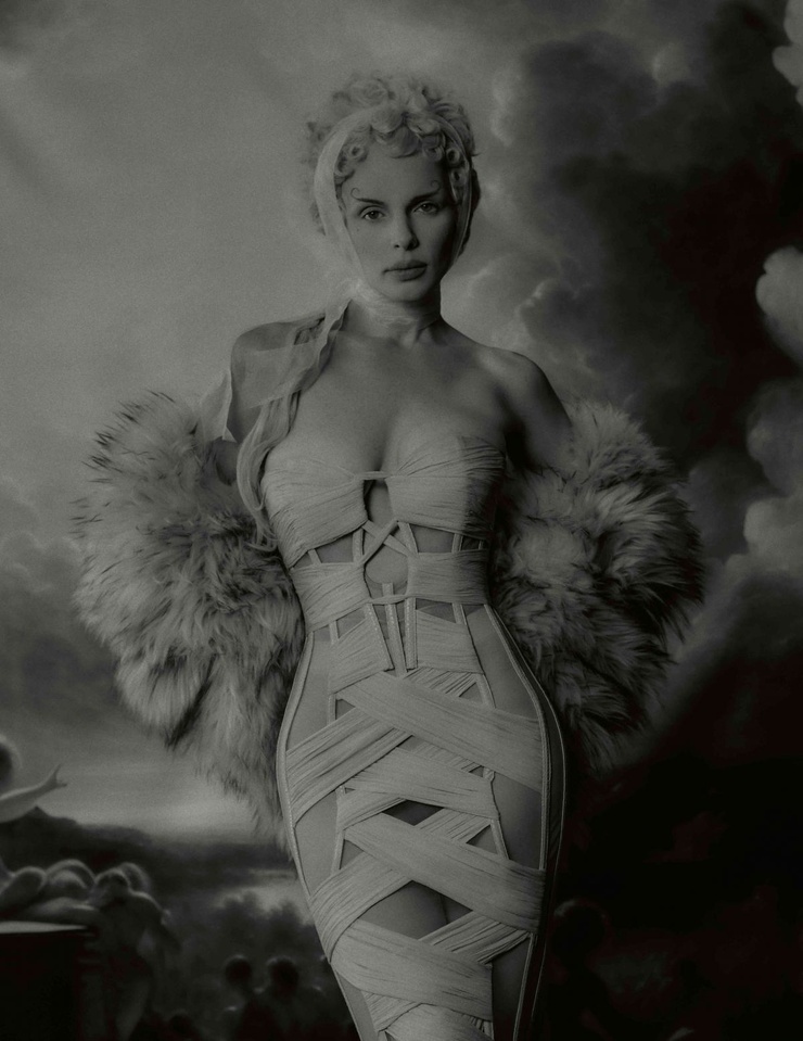 Julia Fox