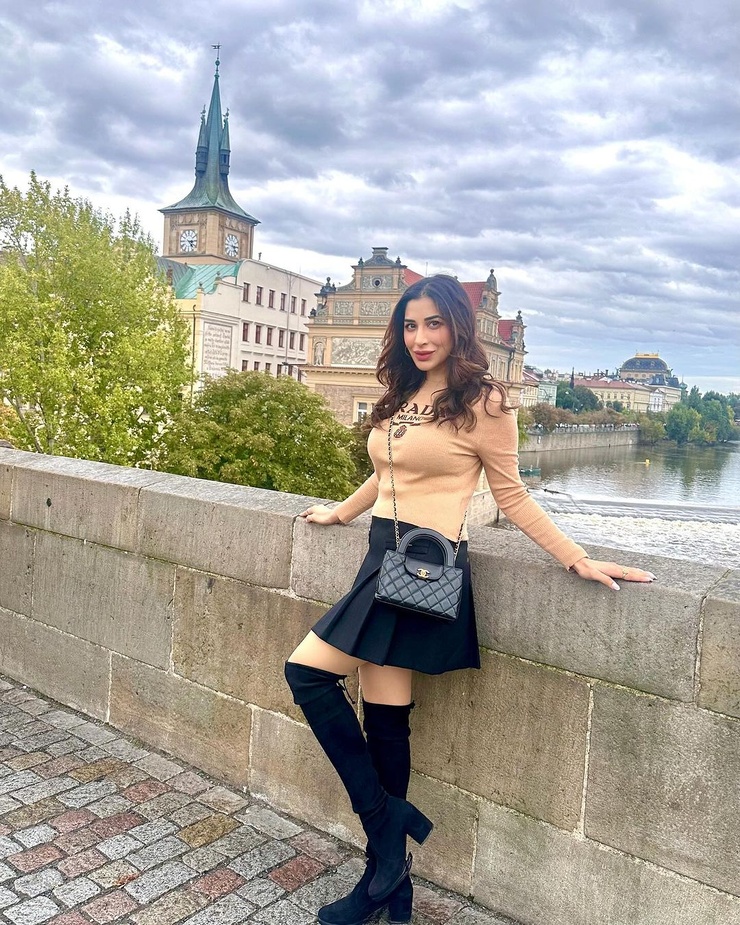 Sophie Choudry