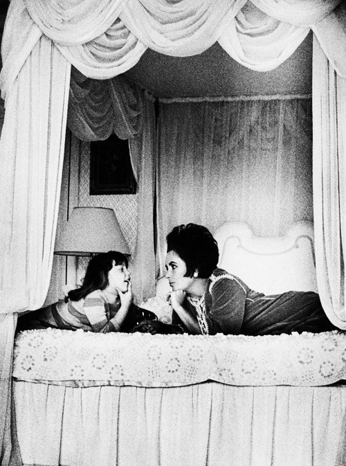 Elizabeth Taylor Elizabeth Taylor